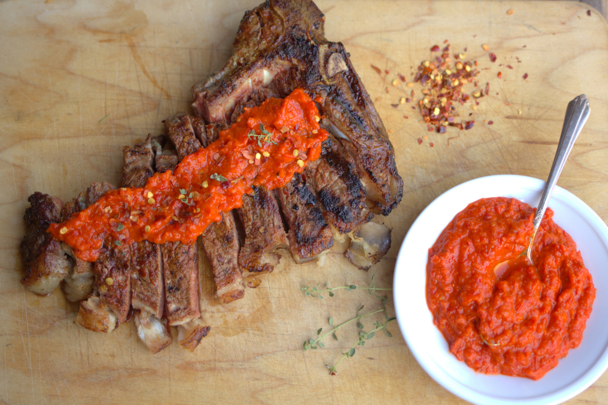Grilled T-bone with Red Pepper Sauce